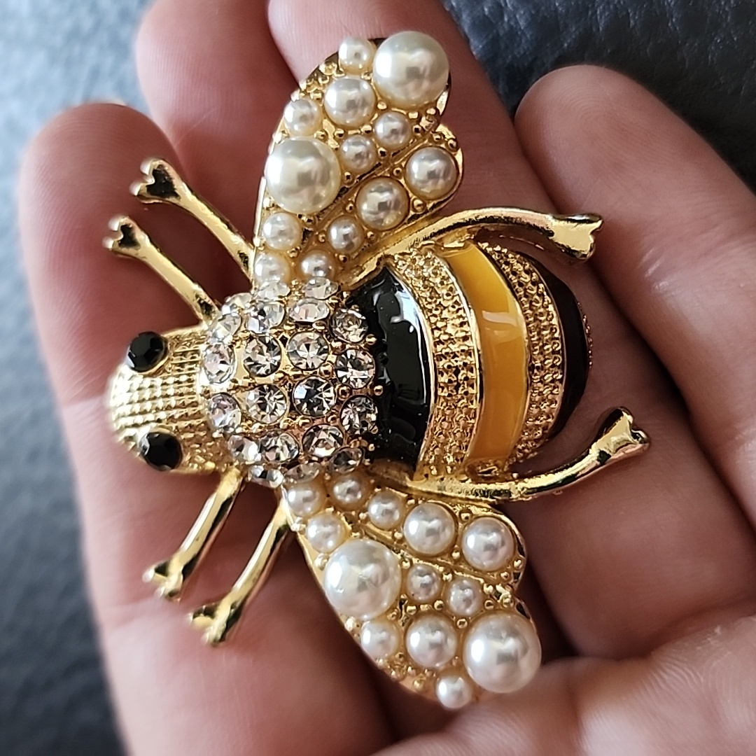 Bee Brooch